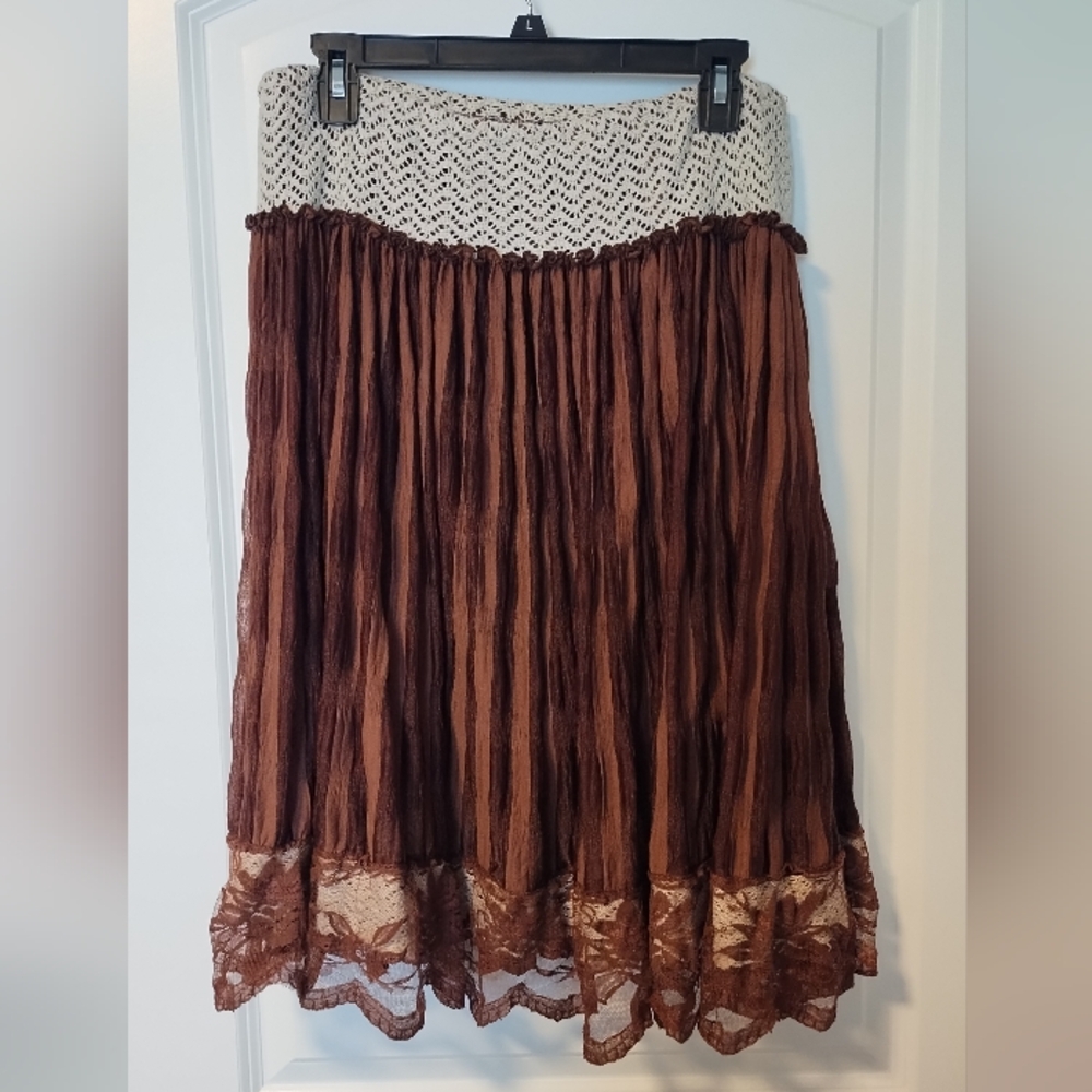 Brown Skirt with Lace Knit